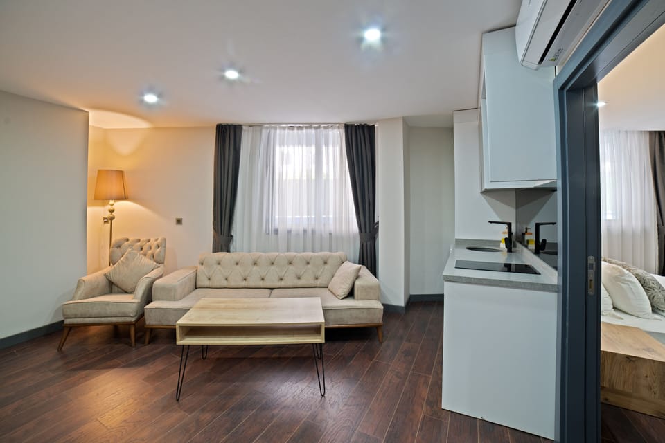 Deluxe Apartment | In-room safe, soundproofing, iron/ironing board, free WiFi