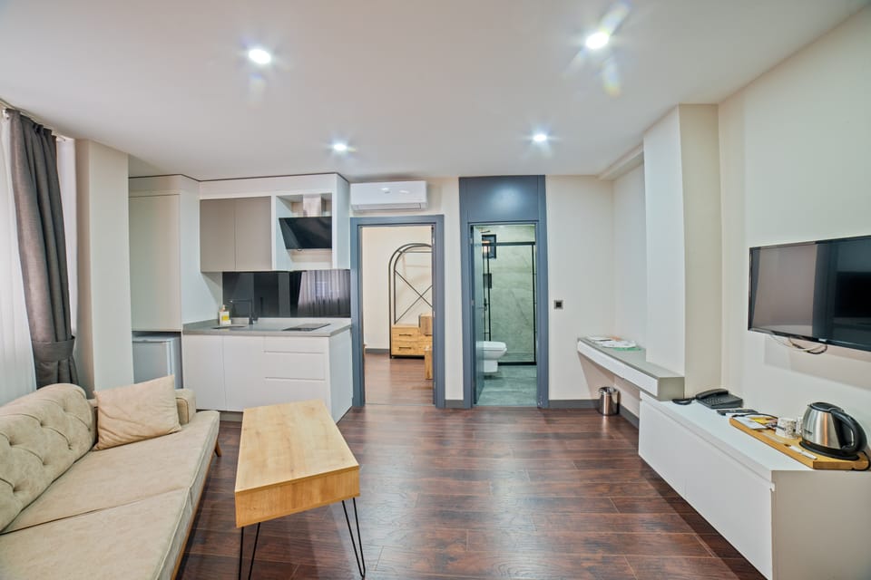 Deluxe Apartment | In-room safe, soundproofing, iron/ironing board, free WiFi