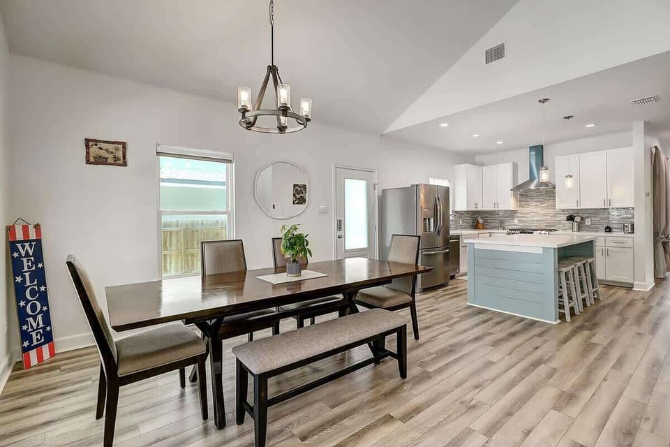 Dining Area and Kitchen. 