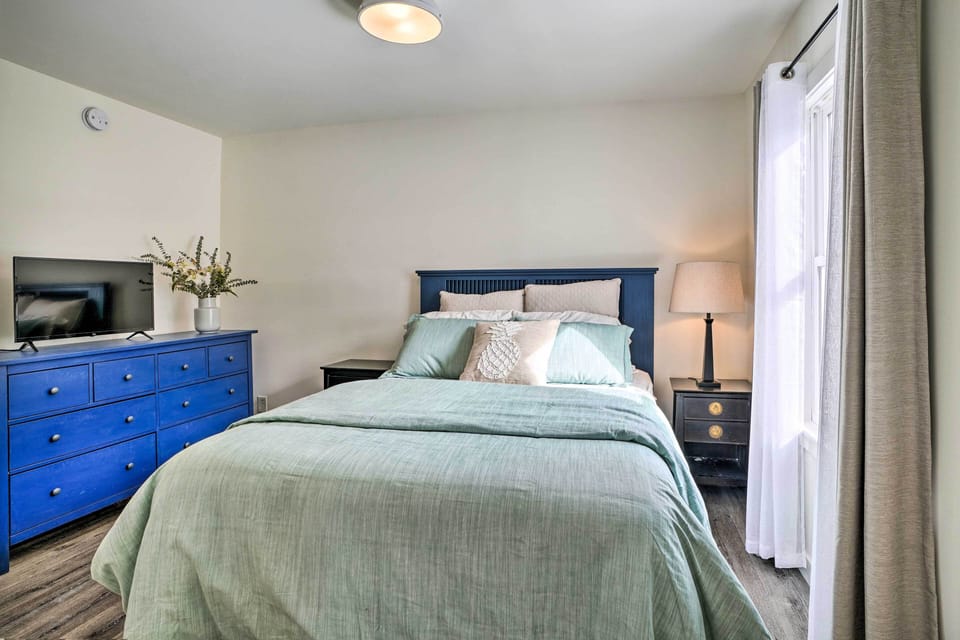 Bedroom 1 | Linens Provided