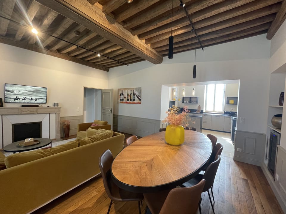 Deluxe Apartment, Ensuite, Vineyard View (Arthur Barolet) | Dining