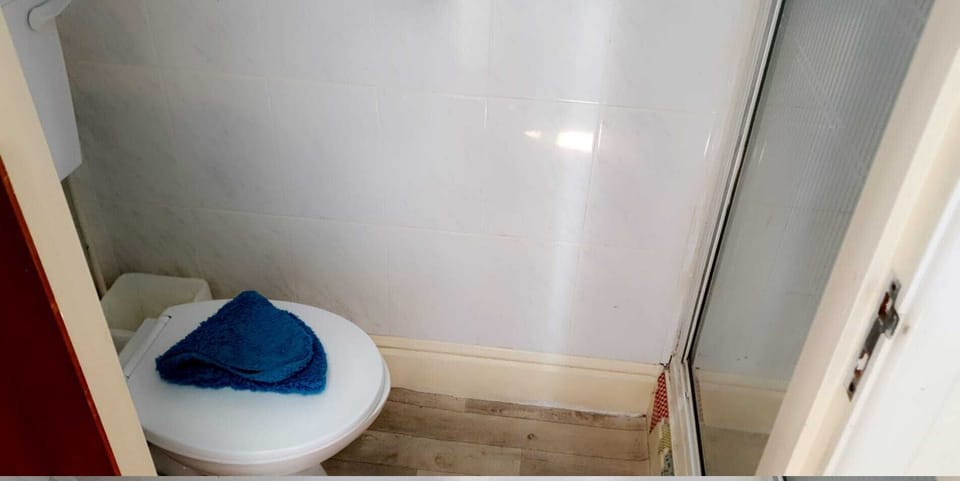 Family Quadruple Room | Laptop workspace, soundproofing, free WiFi, bed sheets