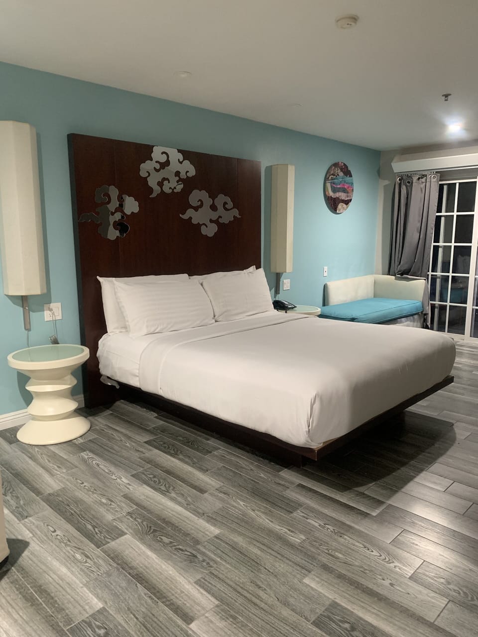 King Spa Suite w/ Private Balcony | Desk, laptop workspace, iron/ironing board, bed sheets
