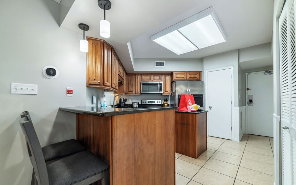 Breakfast bar and kitchen