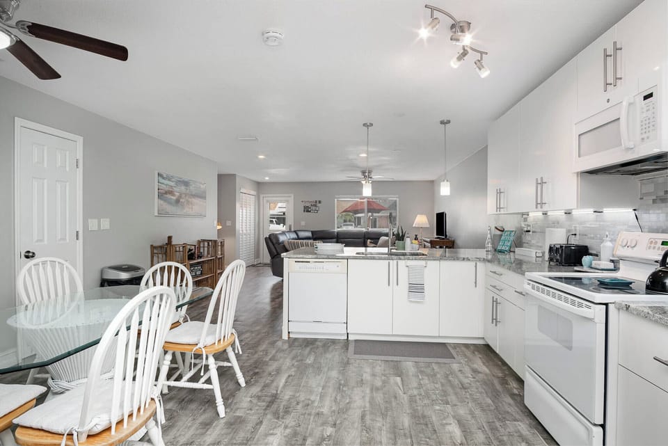 Dining for 6, plus additional chairs available! 