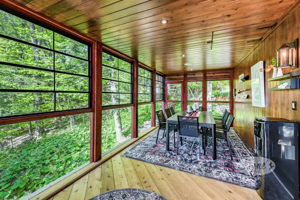 Muskoka Room &amp; Dining