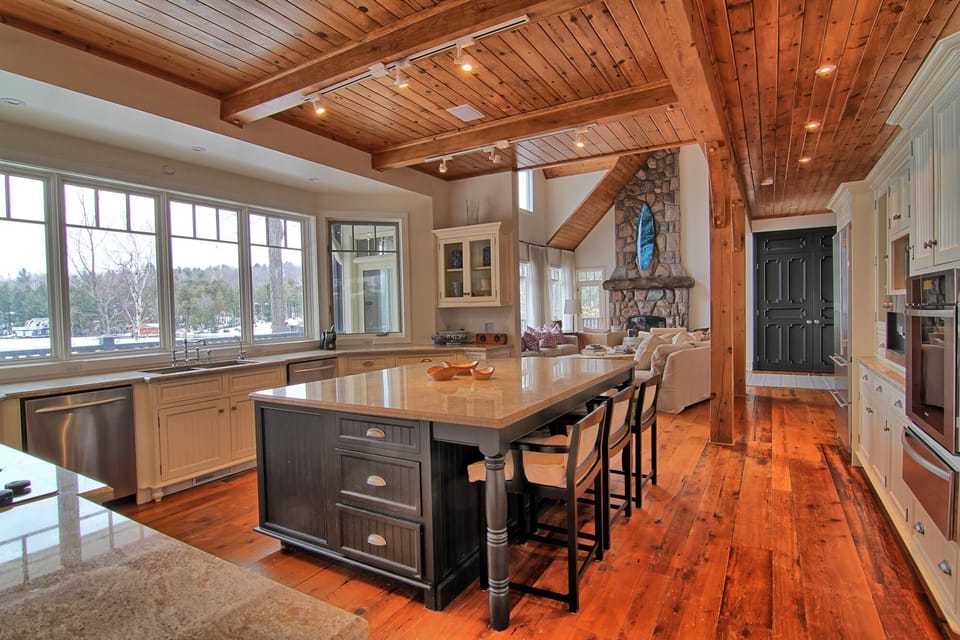 Kitchen Island - 3 Stools