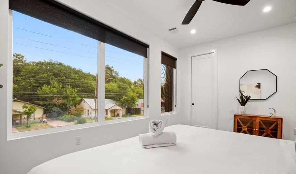 King bedroom with luxury hotel quality linens and closet