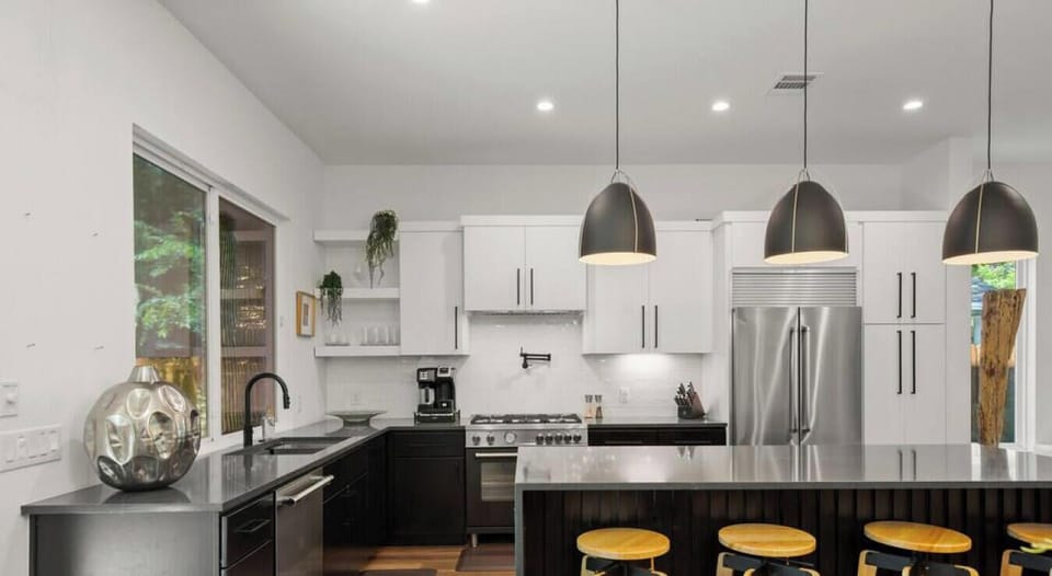 Fully equipped kitchen with all the essentials and dishwasher
