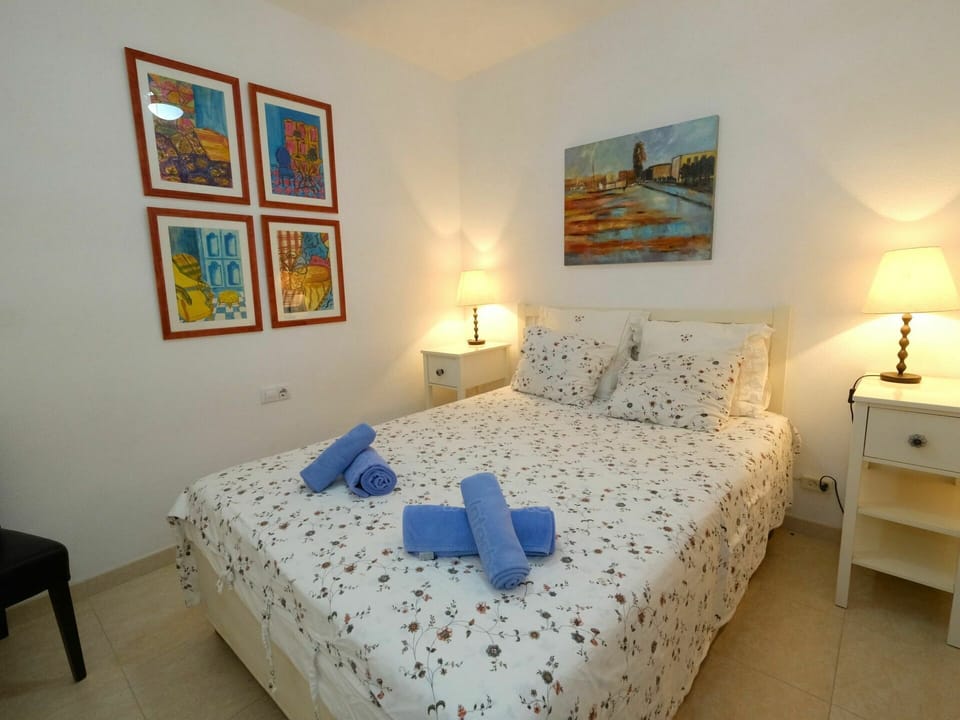 Furniture, Property, Picture Frame, Comfort, Building, Azure, Textile, Interior Design, Bed Frame, Wood