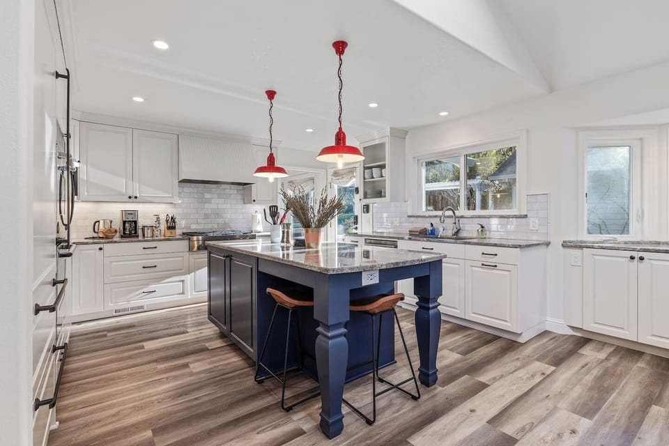 Newly remodeled kitchen is a chef's dream!