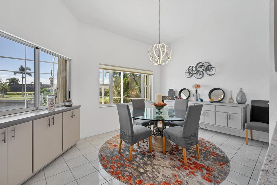 Bright and open dining room