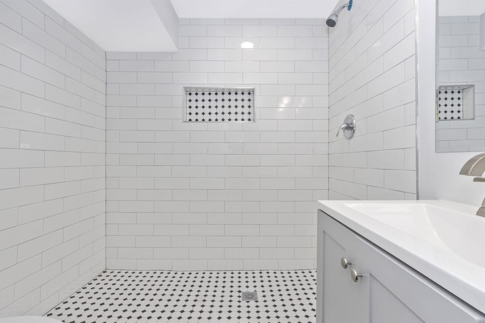 Basement Level, Full Bath
