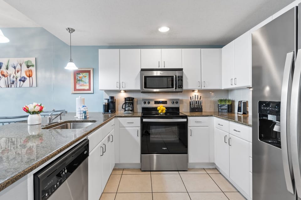 Full Size Kitchen with Bar Seating
