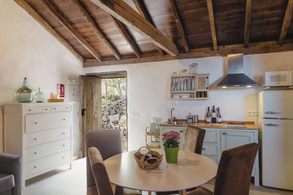 Club House | Private kitchen | Full-size fridge, microwave, stovetop, coffee/tea maker