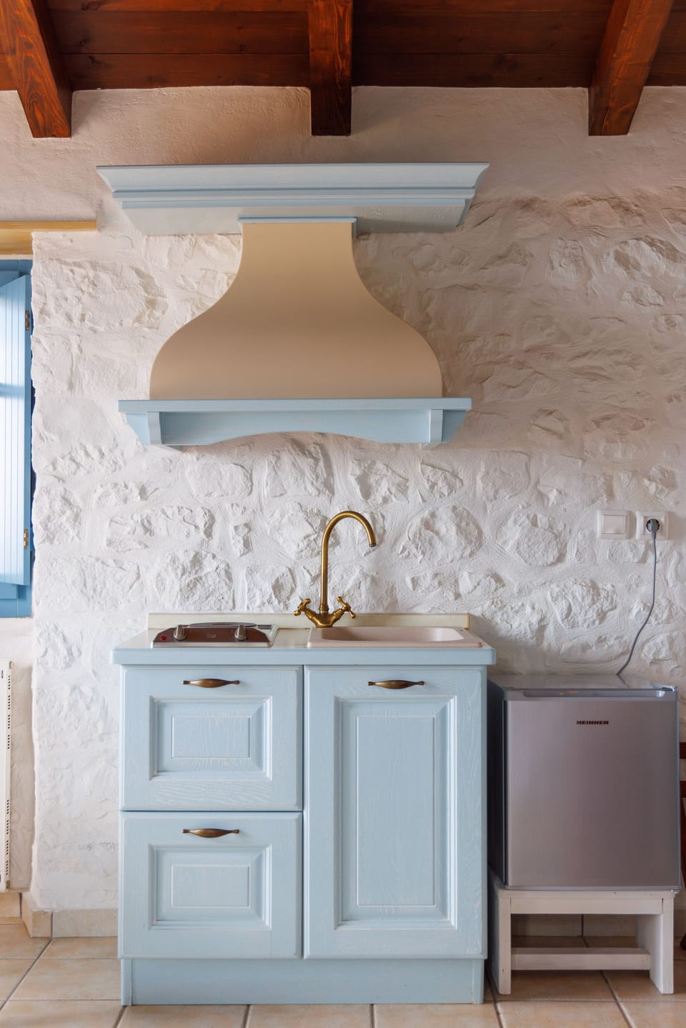 Panoramic House | Private kitchen | Fridge, stovetop, electric kettle, toaster
