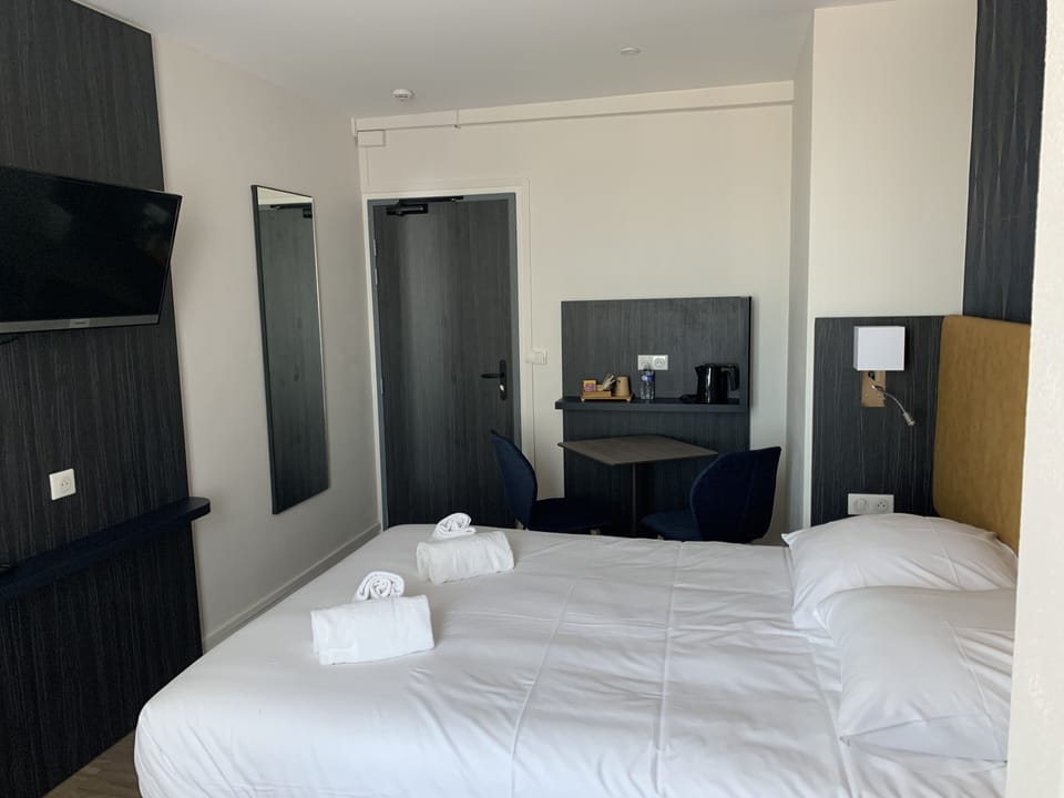 Superior Double Room, 1 Double Bed | Desk, laptop workspace, free WiFi, bed sheets