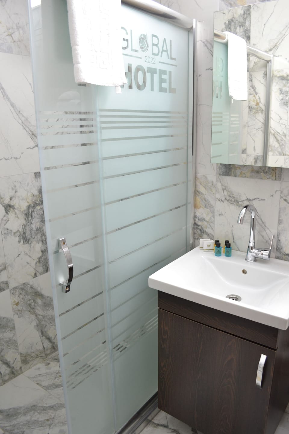 Standard Triple Room, Lanai | Bathroom | Shower, rainfall showerhead, free toiletries, hair dryer