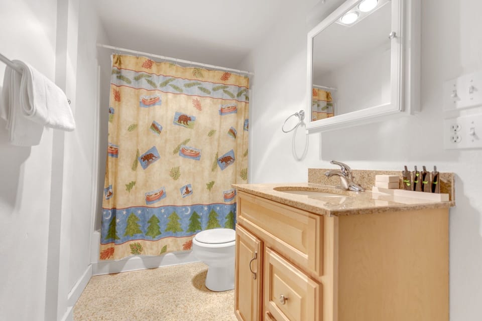Stylish, Remodeled Condo - Creekside #14 by Bear Valley Vacation Rentals Apartment in Bear Valley