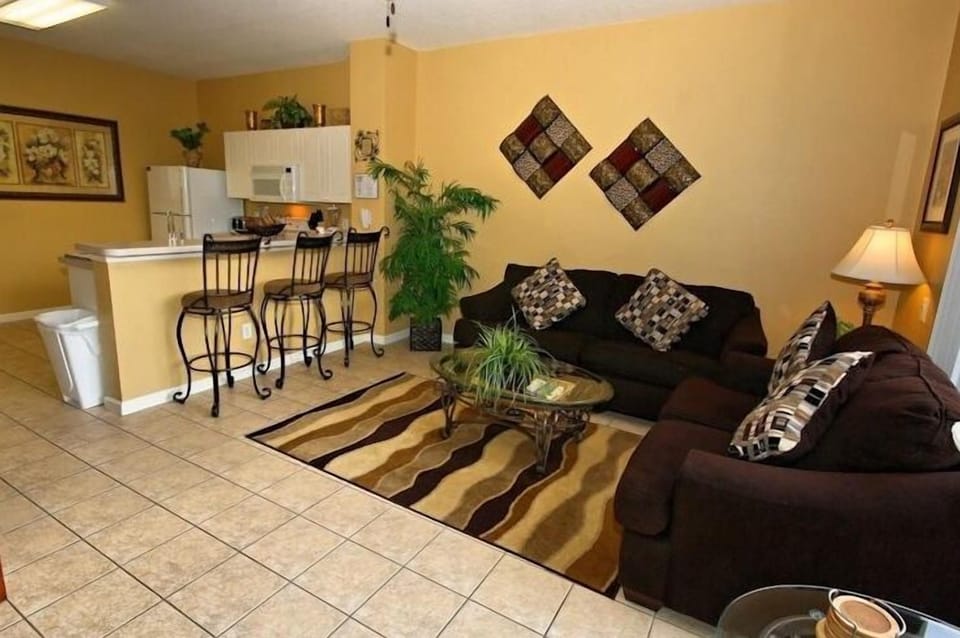 Townhome, 3 Bedrooms | Living area