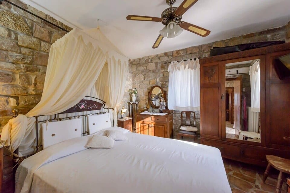 Bedroom 1 - Vintage charm, modern dreams