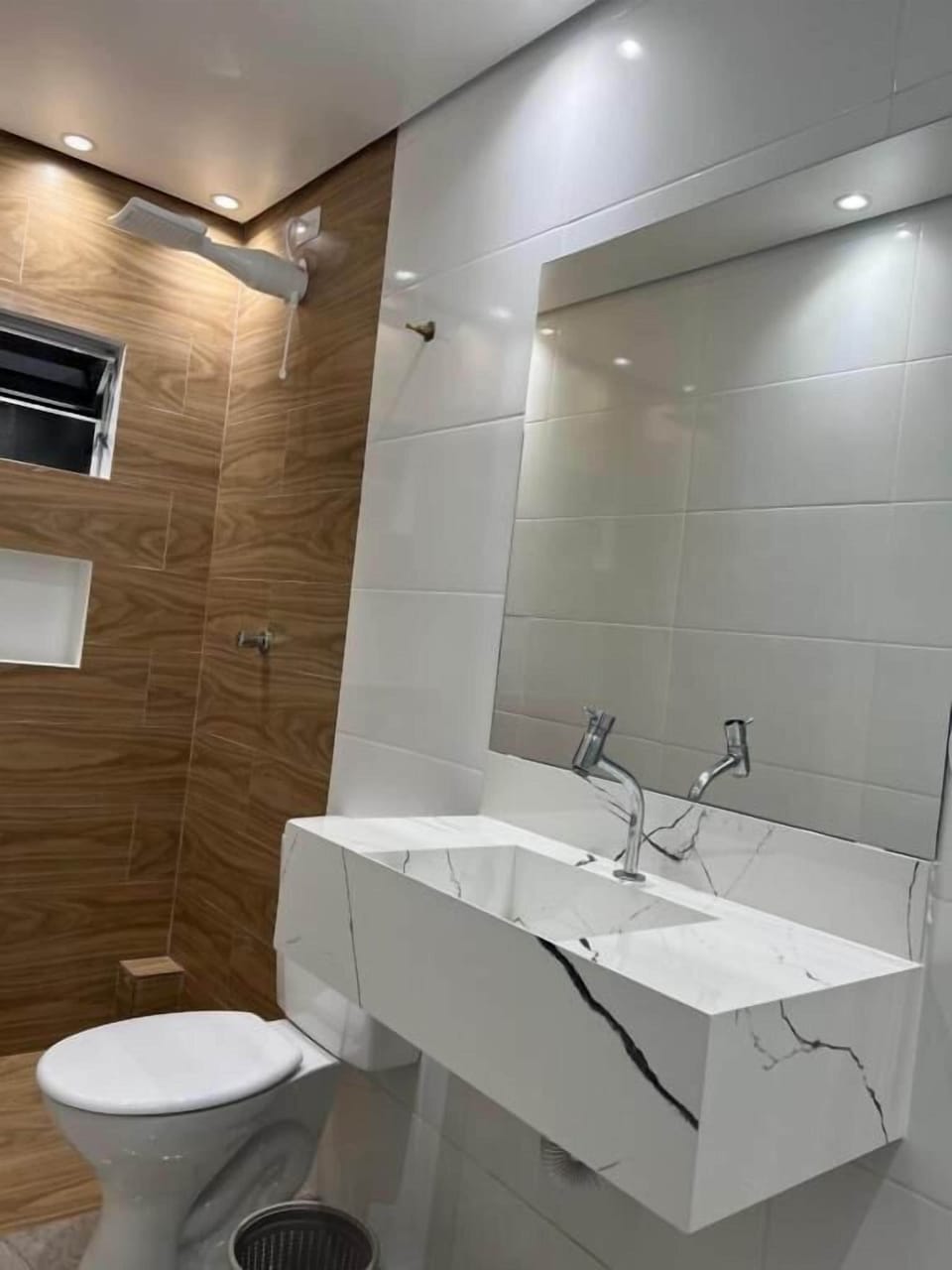 Standard Double Room | Bathroom | Shower, free toiletries, towels, soap