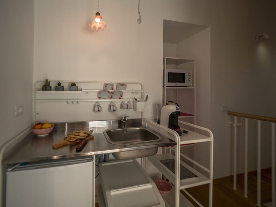 House, 1 Bedroom, Balcony | Private kitchen | Fridge, oven, stovetop, coffee/tea maker