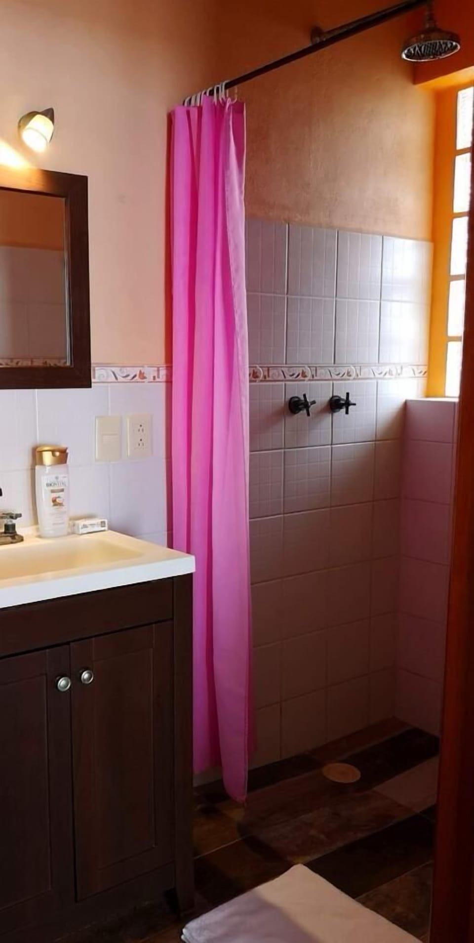 Front Reef ( no A.C.) | Bathroom