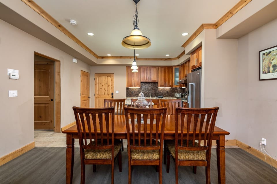 Dining Room, Dining Table, Furniture, Indoors, Table