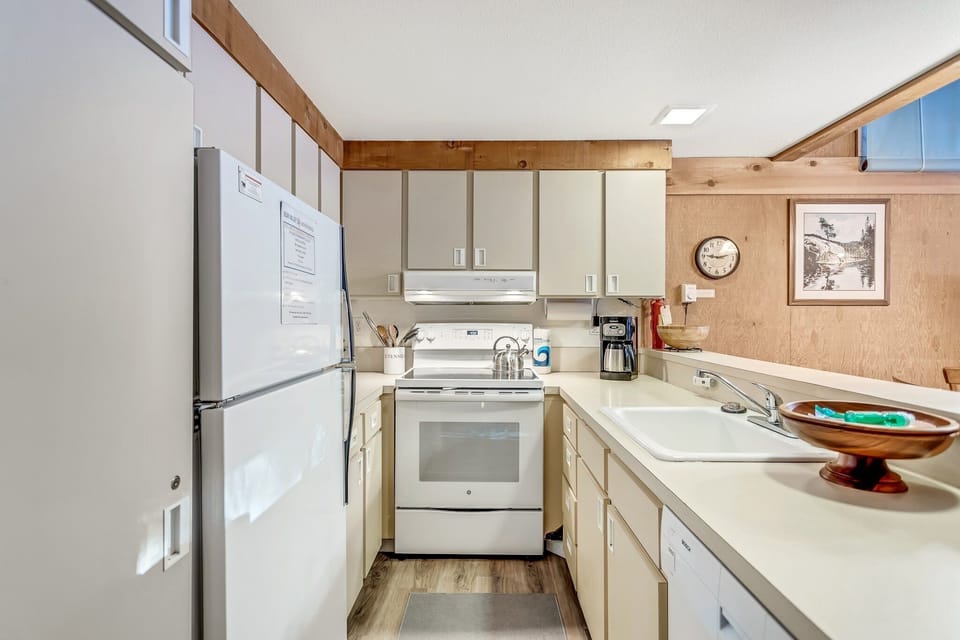 Room, Indoors, Refrigerator, Kitchen, Flooring
