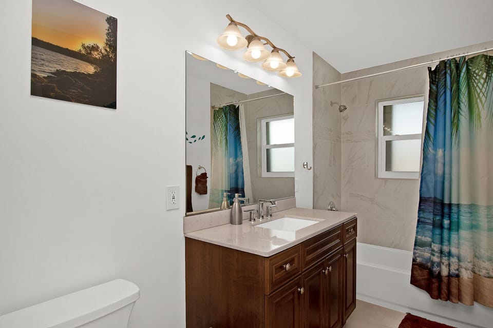 full bath by bedrooms