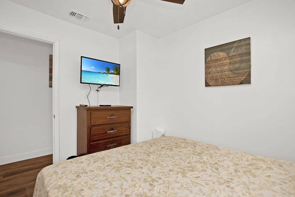 queen guestroom
