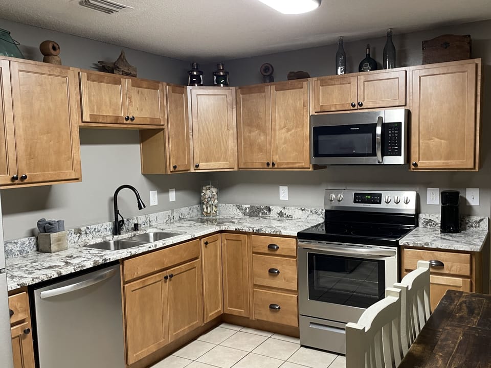 Renovated, Granite, Stainless Steel Appliances, Keurig and Regular Coffee Maker