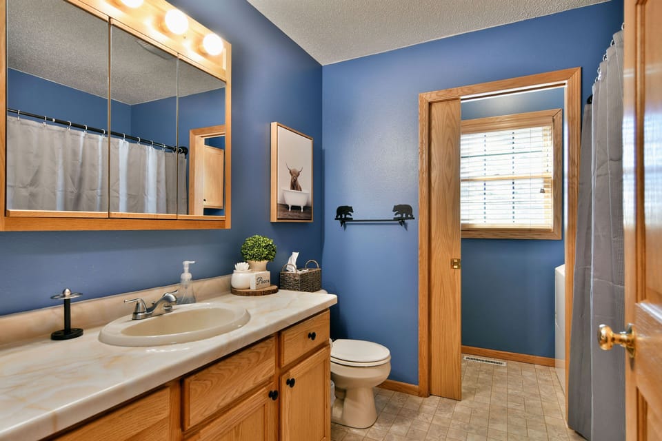 Main level full Bathroom 