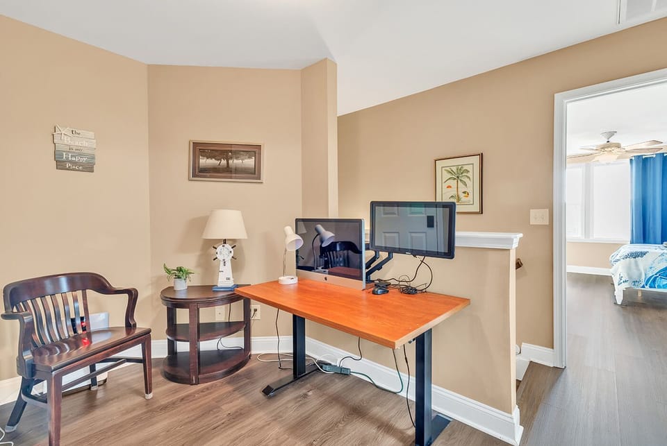 2nd Floor landing work desk