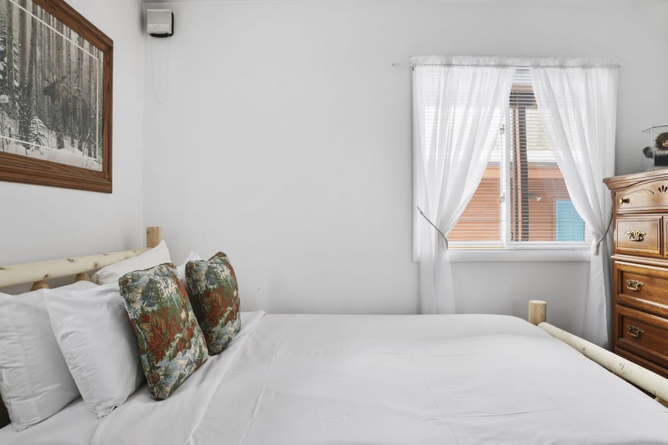 Guest Bedroom 2