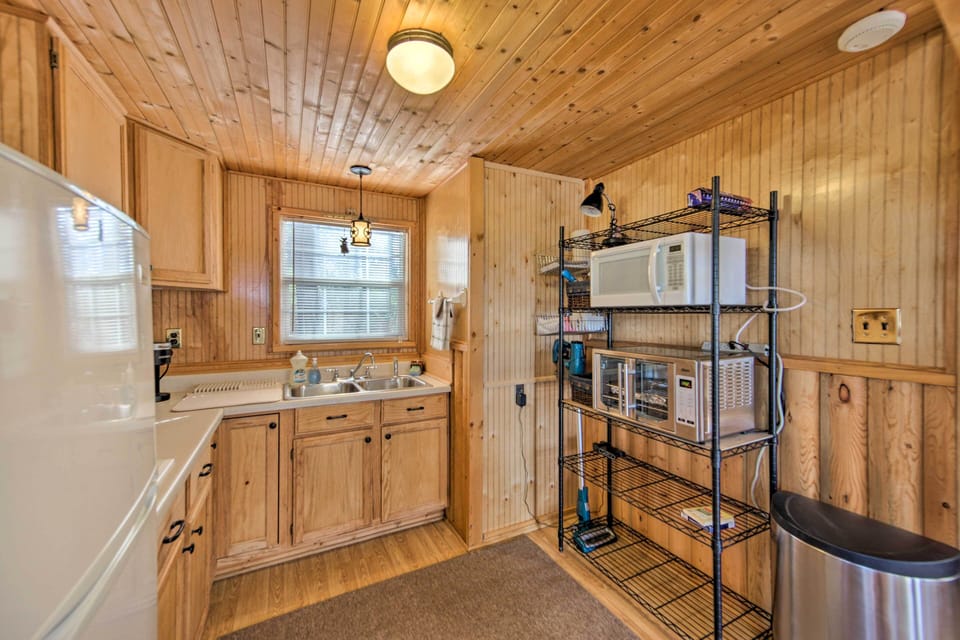 Kitchenette | Well-Equipped | Cooking Basics