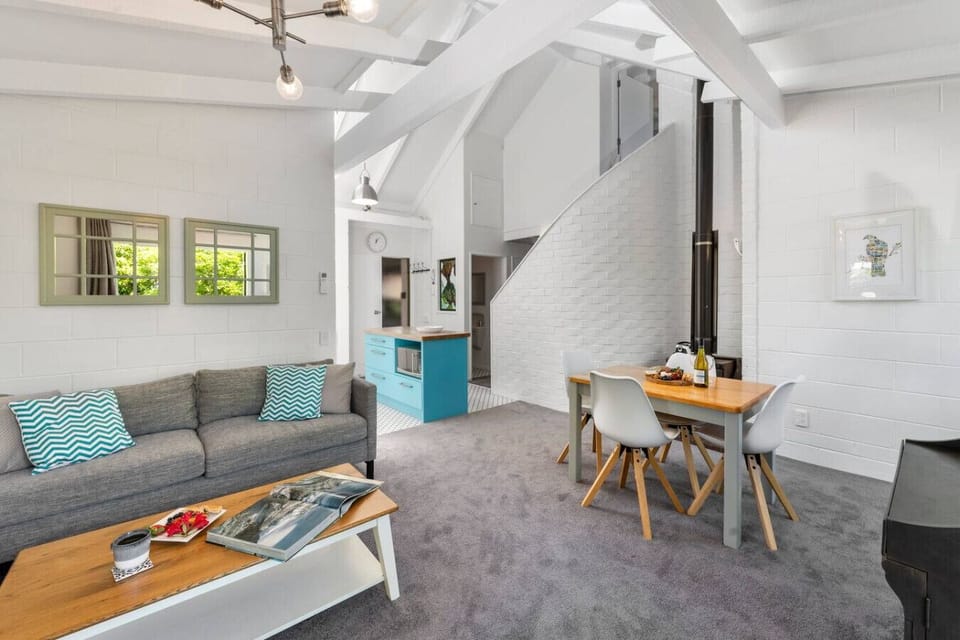 Open plan - Lounge, kitchen, dining area