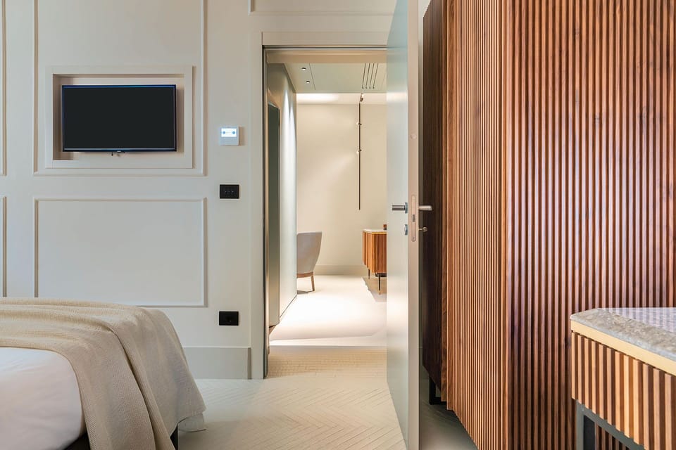 Family Suite | 1 bedroom, minibar, in-room safe, desk