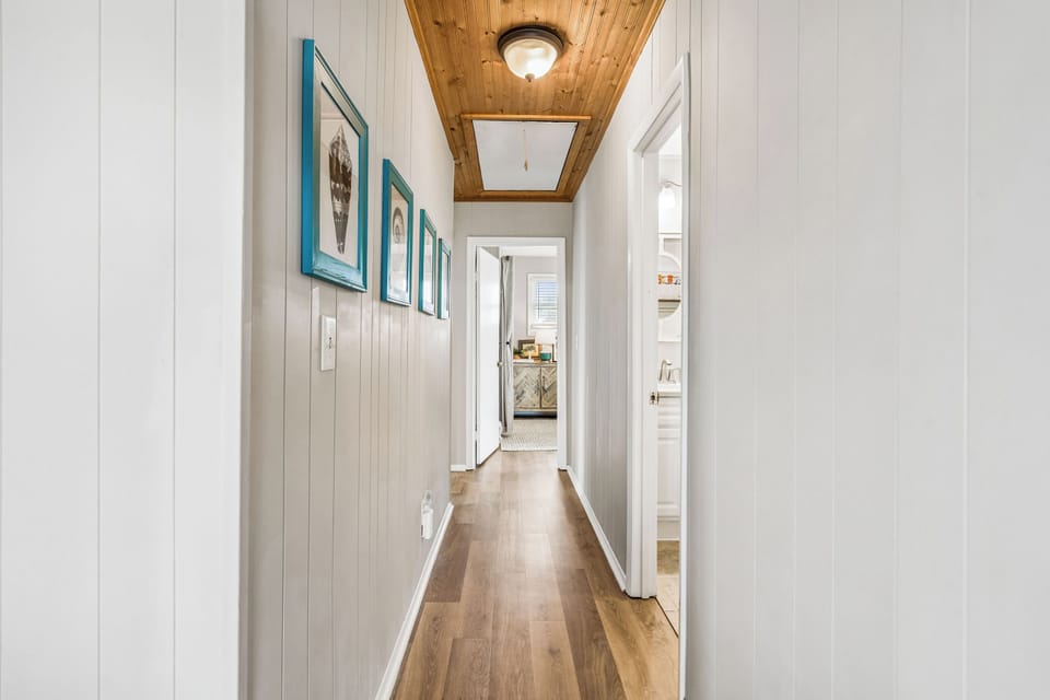 Hallway to bedrooms