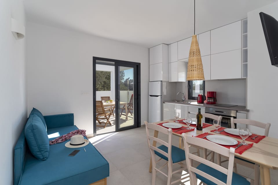 Apartment | Living area | 32-inch Smart TV with satellite channels, TV