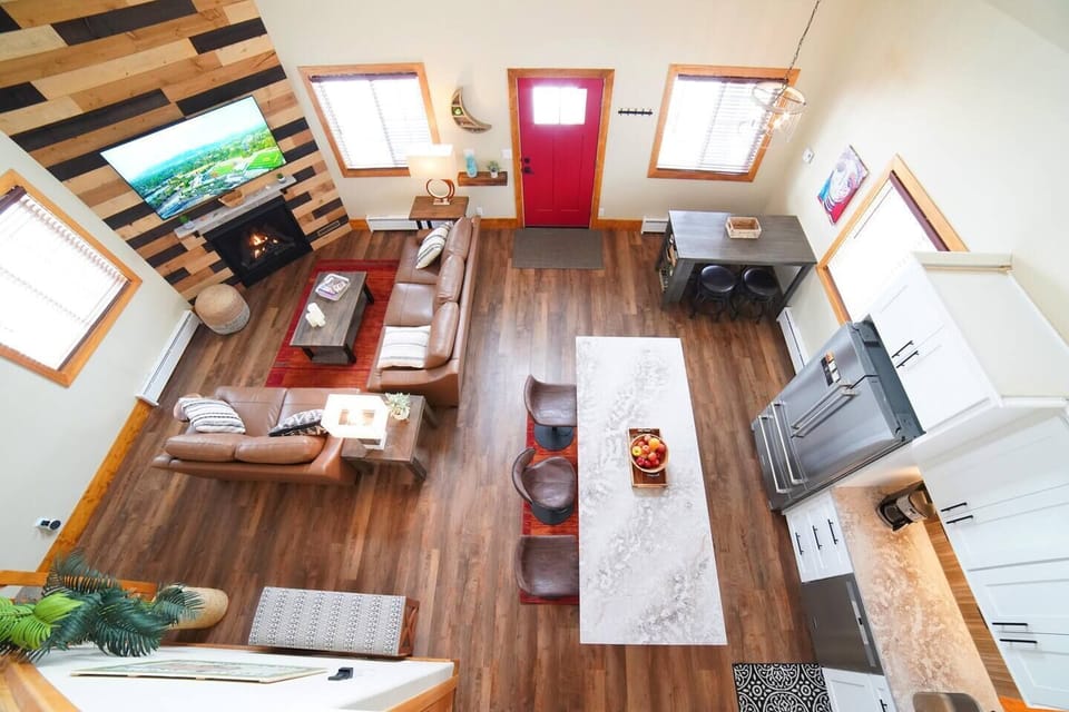 Enjoy your time in Teton Valley staying in this beautiful home, with a wonderful open layout to enjoy the company of friends and family.