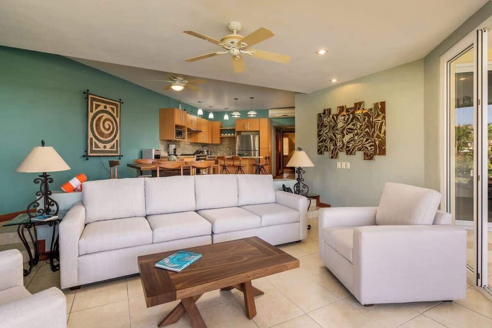 Enjoy and relax with a great pool and parcial ocean view