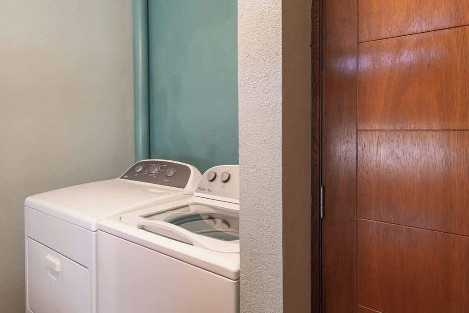 Washer/dryer available for extended stays