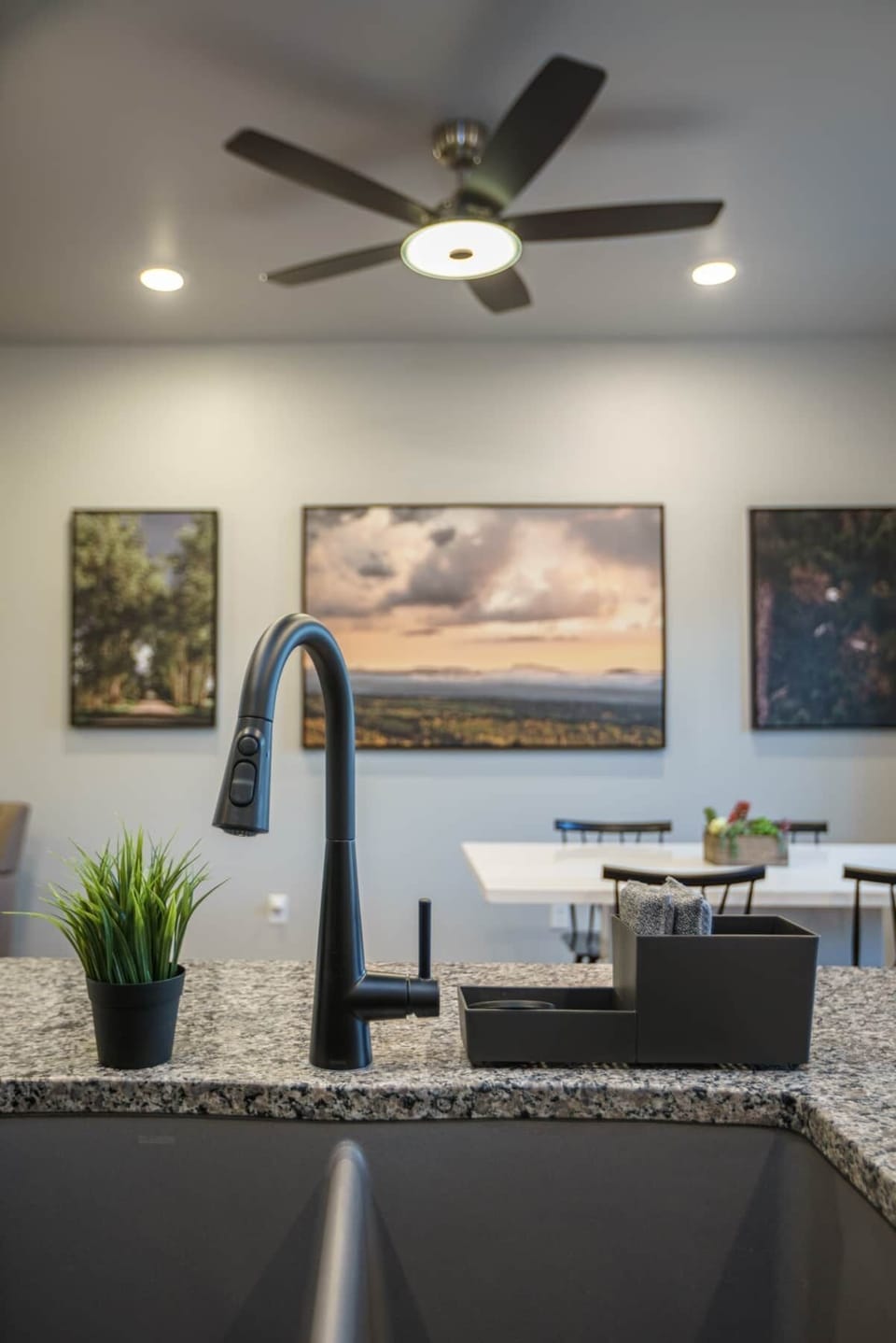 306 309 HillsviewRd 51