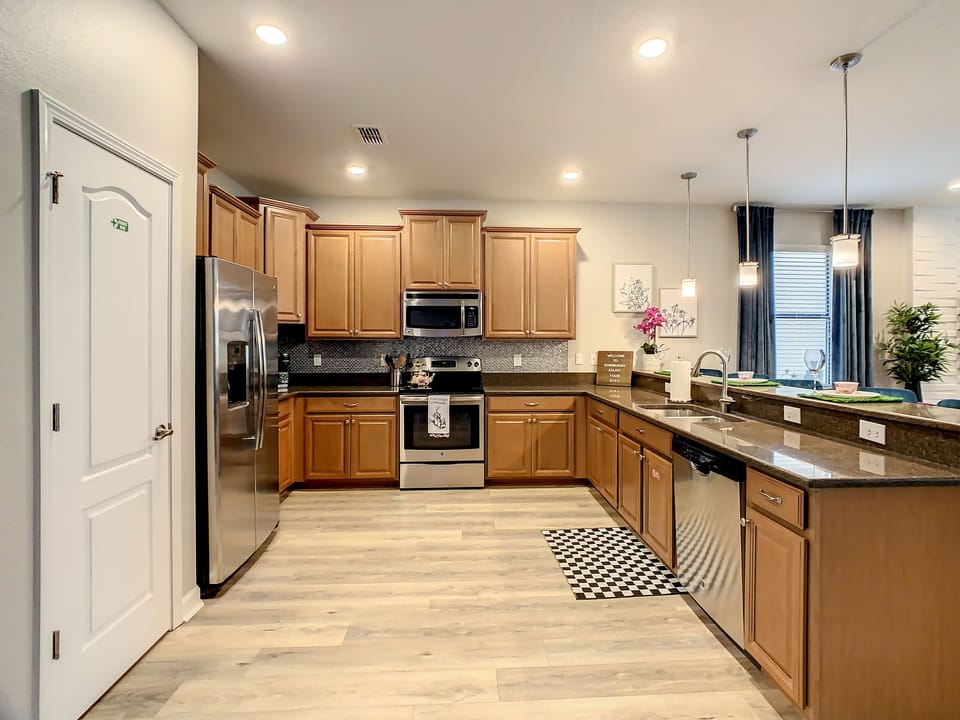 Full Modern Kitchen