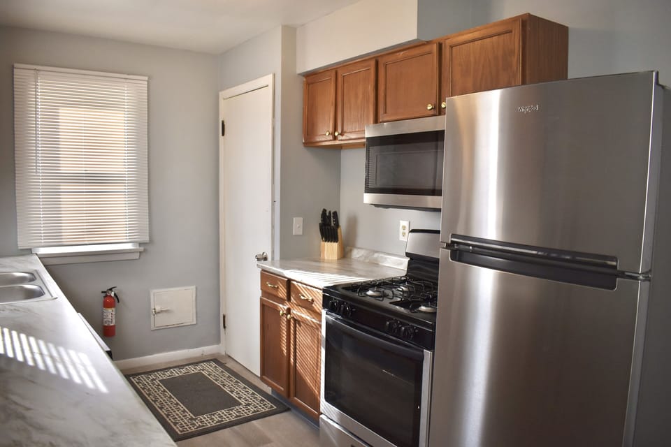 Full kitchen with brand new appliances 