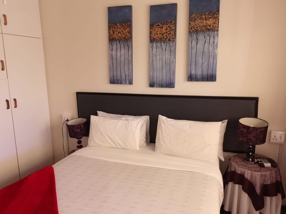 In-room safe, iron/ironing board, free WiFi, bed sheets