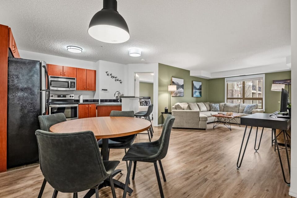 Overview of the living space.