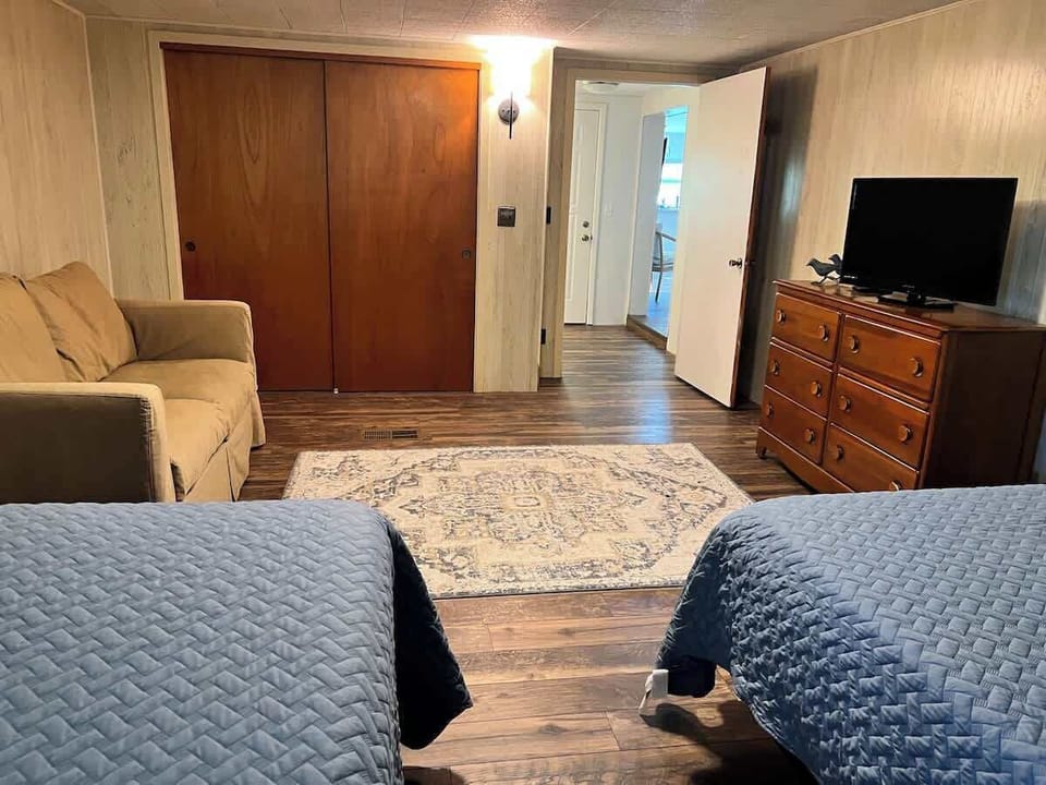 Bedroom #1